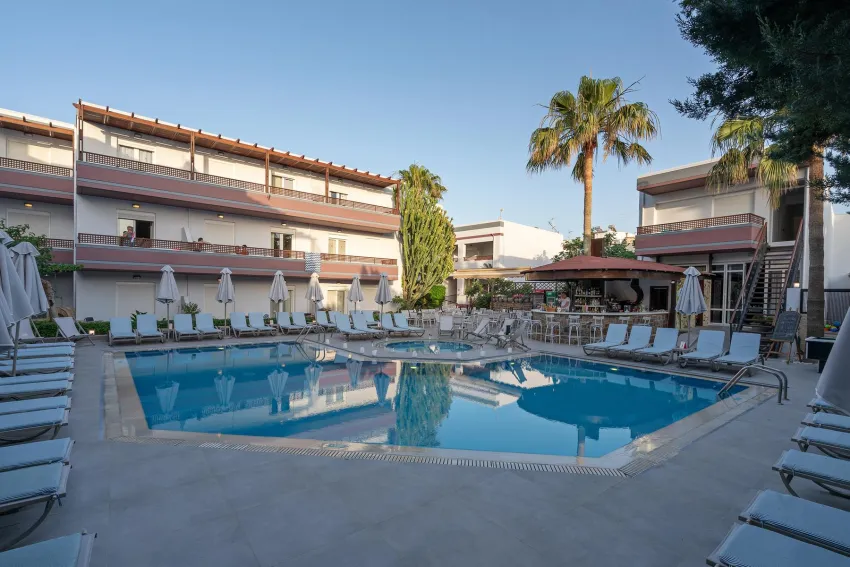 Summer Dream Hotel Apartments 3*-7