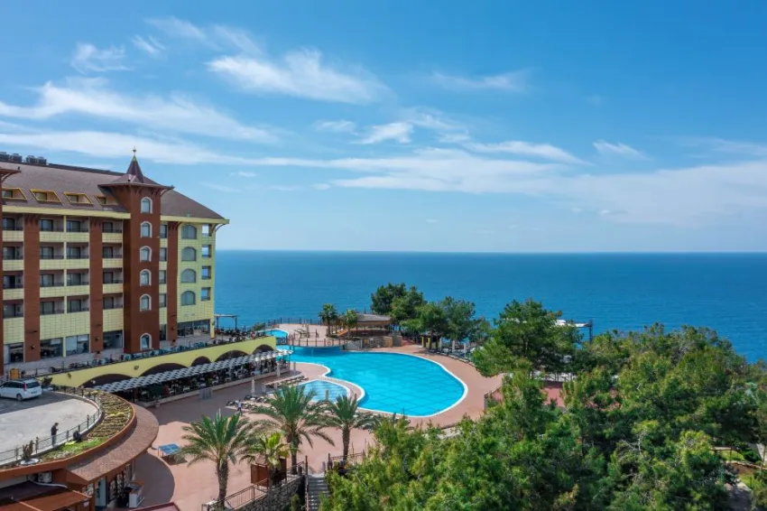 UTOPIA WORLD HOTEL  5*-9