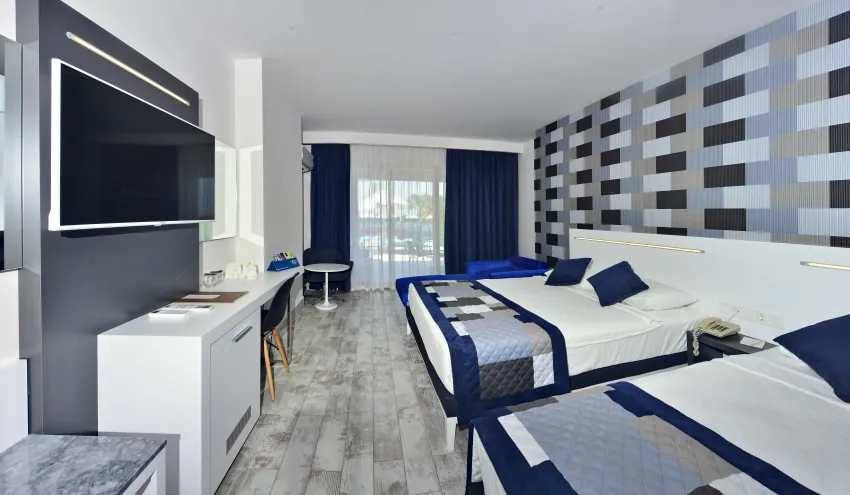 White City Beach (Adults Only 16+) 4*-12