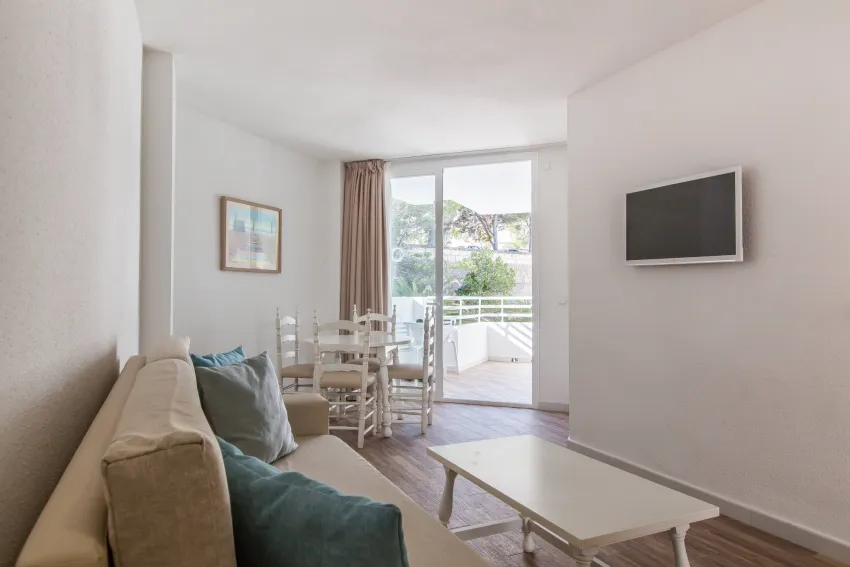 Fergus Cala Blanca Suites 4*-6