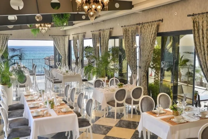 ARIA RESORT & SPA HOTEL  5*-22