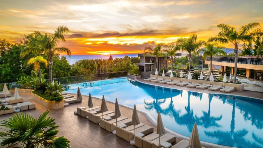 MICHELL HOTEL (ADULTS ONLY 16+)  5*-19
