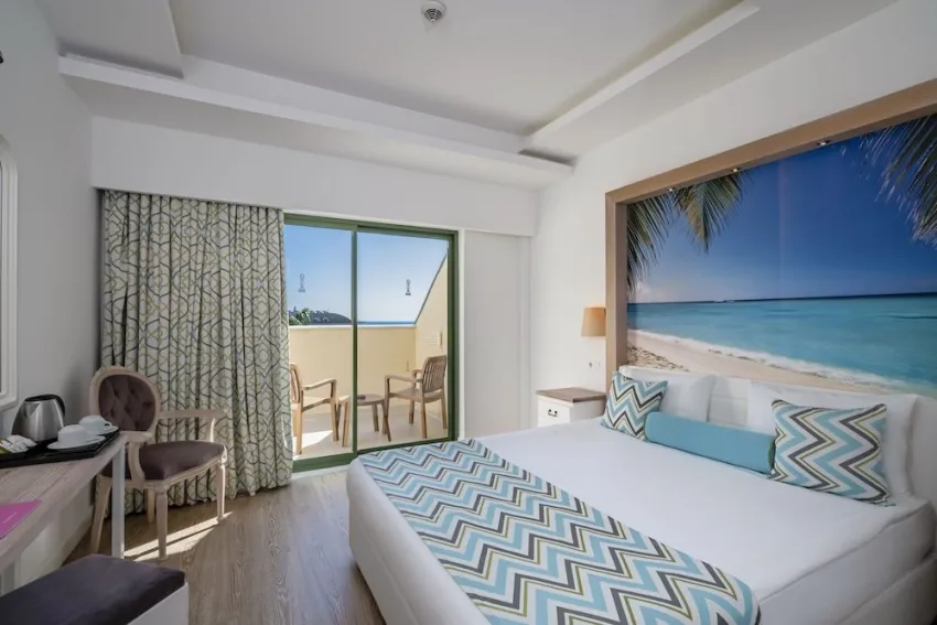 Iz Flower Side Beach Hotel 4*-4