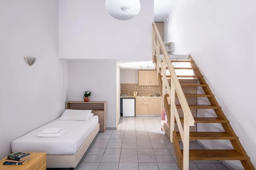 Stefania Studios 3*-14