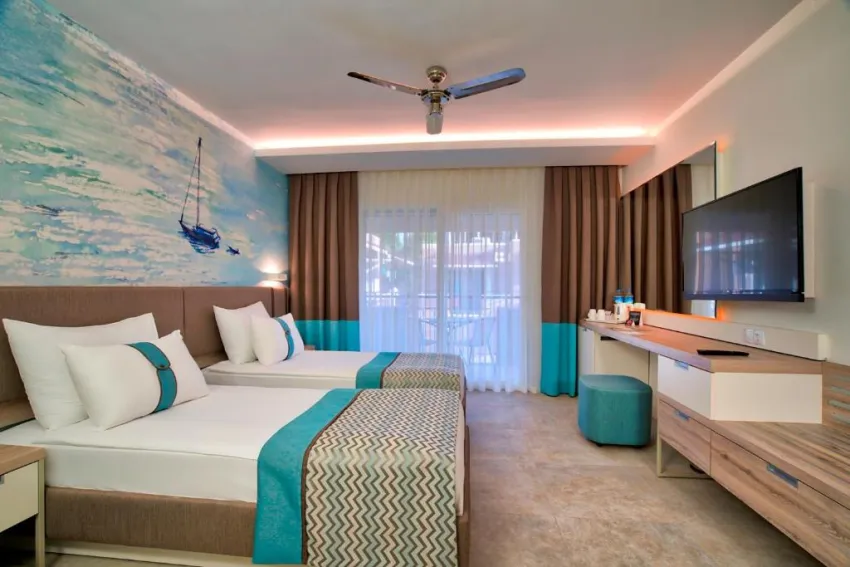 PIRATES BEACH CLUB  5*-21