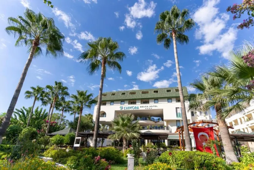 LANCORA BEACH HOTEL  4*-10