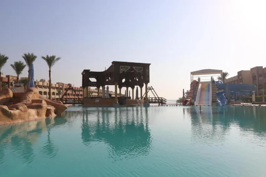 SUNNY DAYS EL PALACIO RESORT & SPA  4*-22