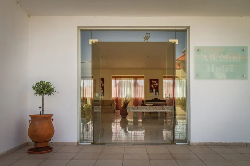 Alkmini Apartments 3*-4