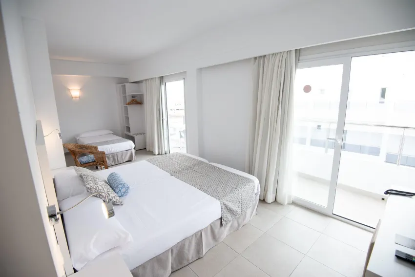 Chevy Hotel & Suites 3*-11