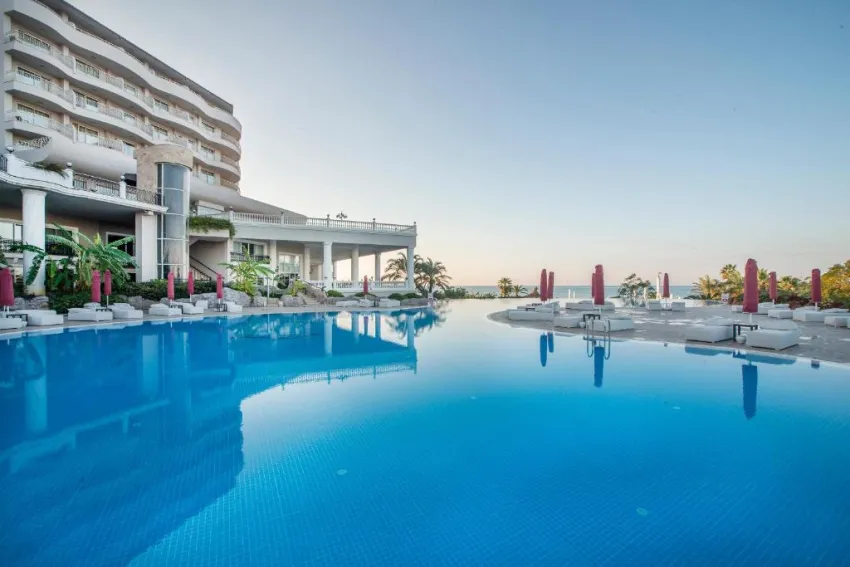 STARLIGHT RESORT HOTEL  5*-9