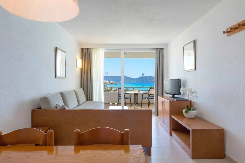 Mercedes Hipotels 4*-6