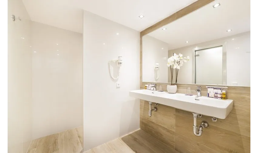 Globales Mimosa 4*-16