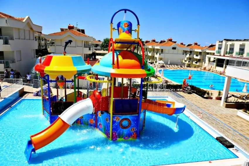 DREAM WORLD FAMILY CLUB  4*-8