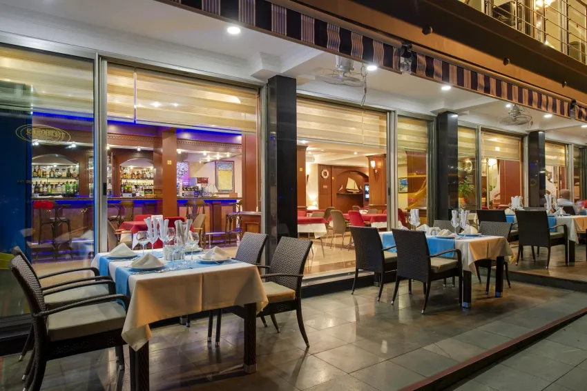 Numa Port Hotel 4*-4