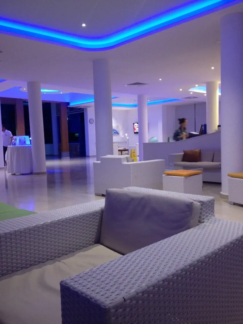 Anonymous Beach 3*-18