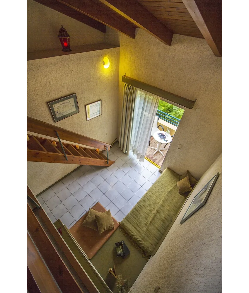 Lycasti Maisonettes 3*-3