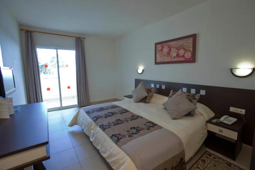 NOVOSTAR DAR KHAYAM  3*-14