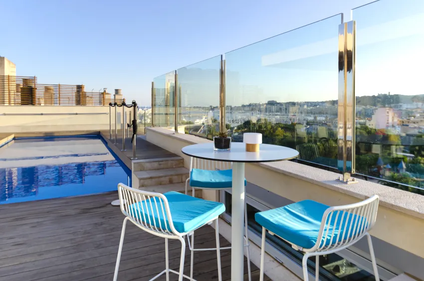 Saratoga Hotel 4*-90