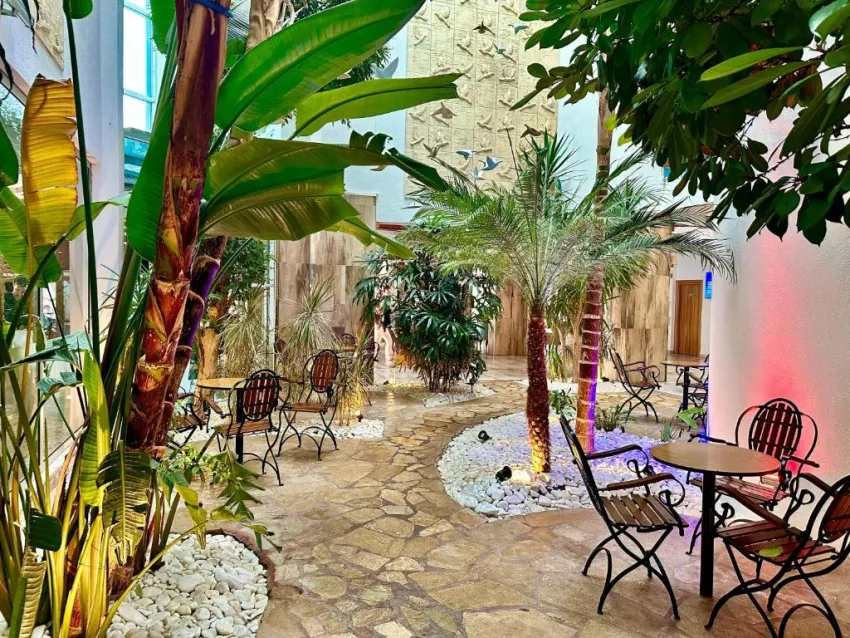 BLUE WAVE SUITE HOTEL  4*-8