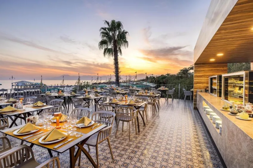 CONCORDE DELUXE RESORT  5*-68