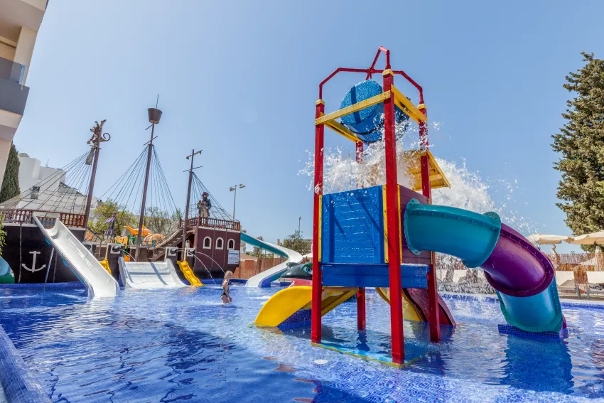 Zafiro Palmanova -57