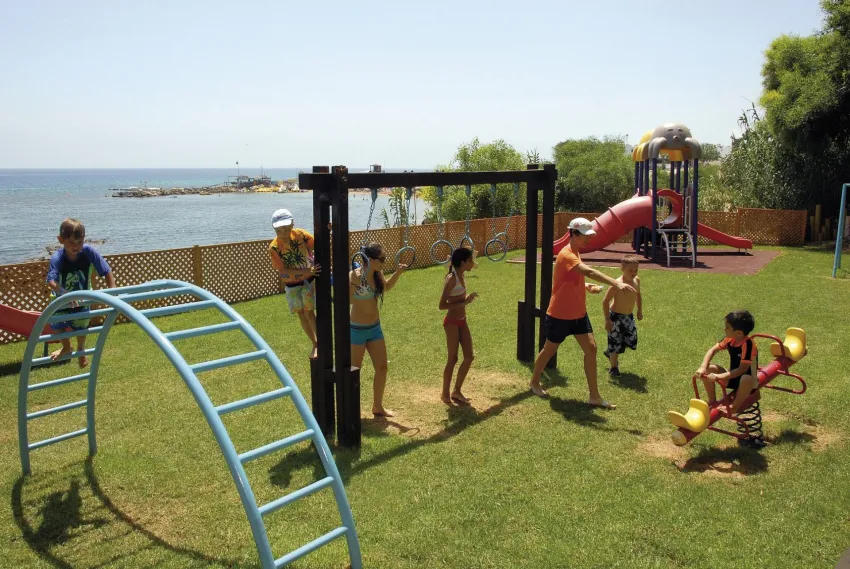 Golden Coast Beach Hotel 4*-10