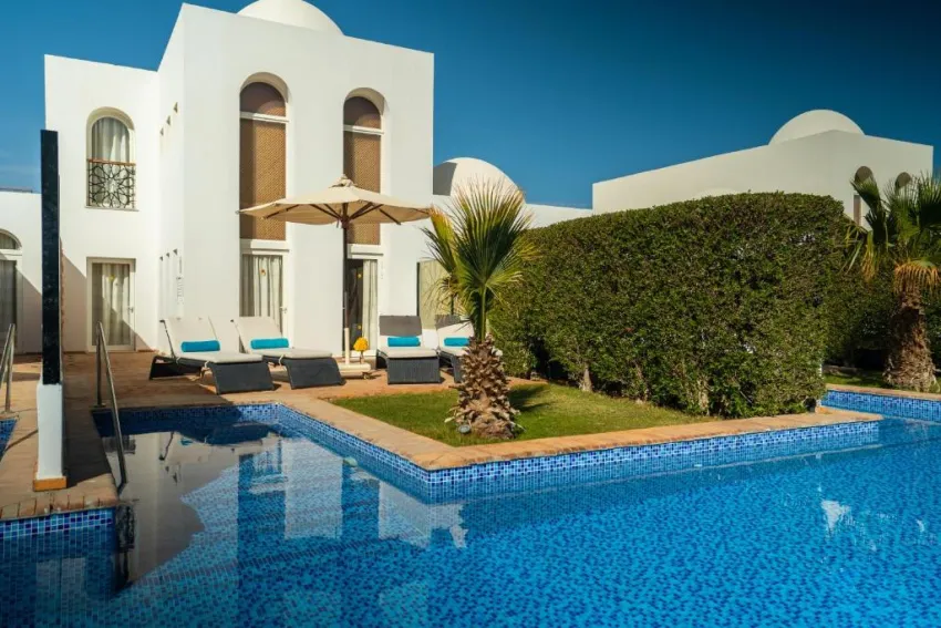 FORT ARABESQUE THE WEST BAY (ADULTS ONLY 16+)  4*-21