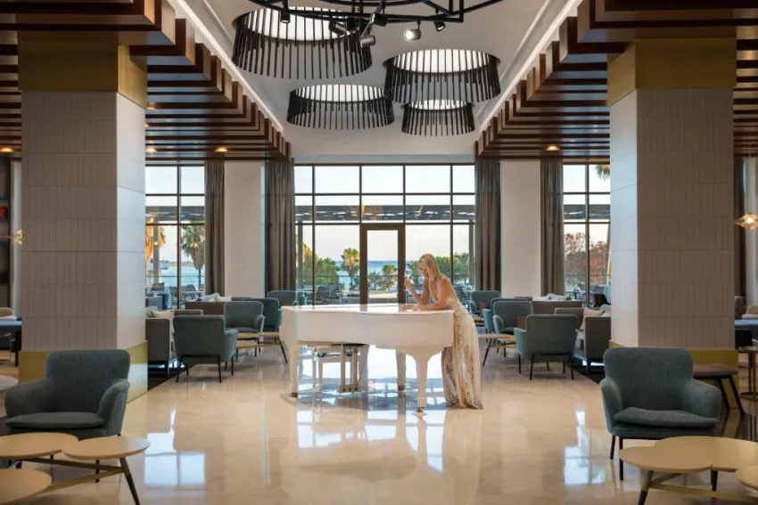 ACANTHUS & CENNET BARUT COLLECTION  5*-21