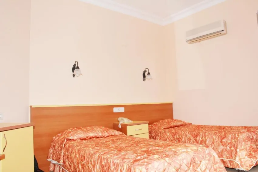 SIDE KERVAN HOTEL  3*-5