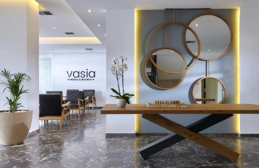 Vasia Royal Hotel 4*-4
