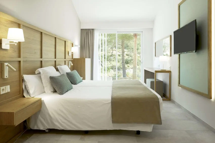 Iberostar Waves Cala Domingos 4*-10