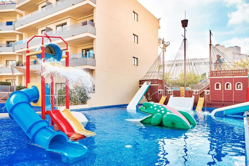 Zafiro Palmanova -73