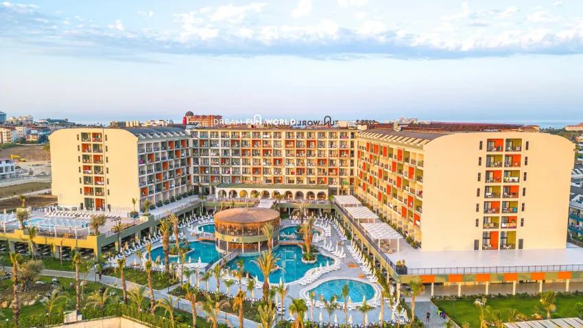 Dream Fun World Hotel 5*-1