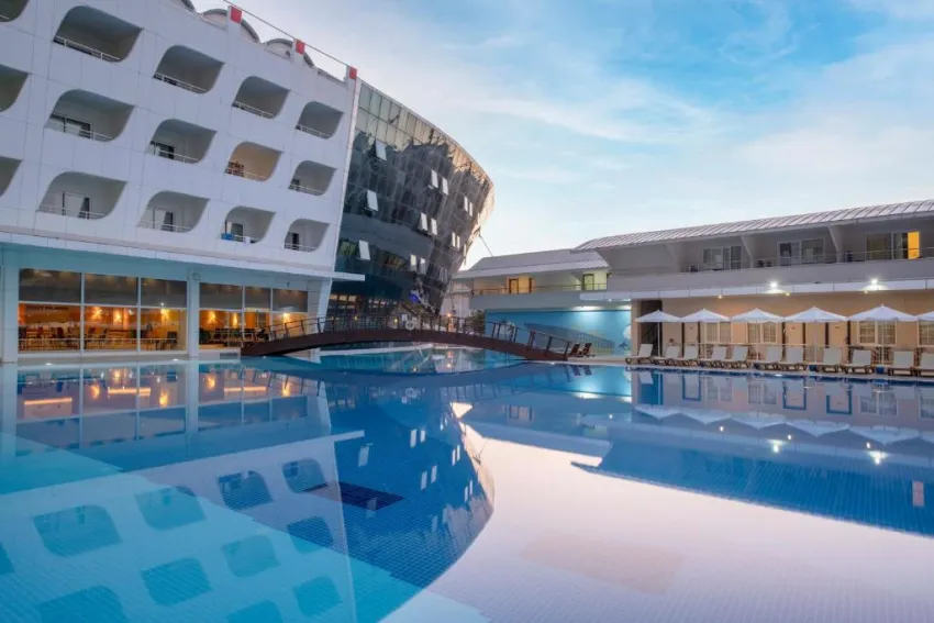 TRANSATLANTIK HOTEL & SPA  5*-3