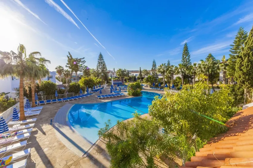 Andreotis Apartments 3*-4