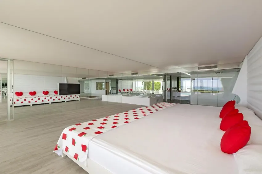 Adam & Eve (Adults Only 16+) 5*-25