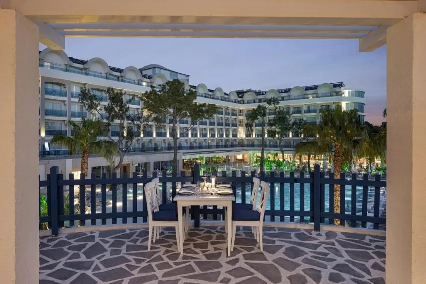 BERRY BLUE HOTEL  5*-6