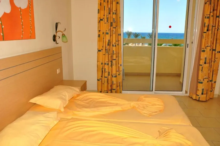 NOVOSTAR OMAR KHAYAM  3*-25