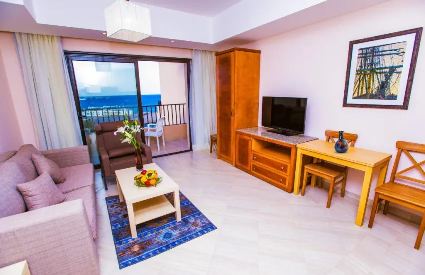 Sky View Suites Hotel 3*-3