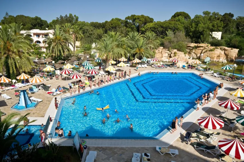 RIVIERA HOTEL 4*-18
