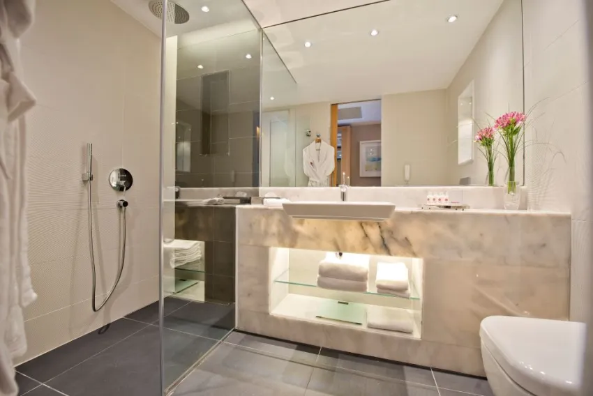 AKRA V HOTEL  4*-7