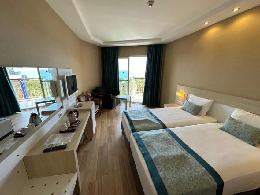 RIVIERA HOTEL & SPA  4*-13