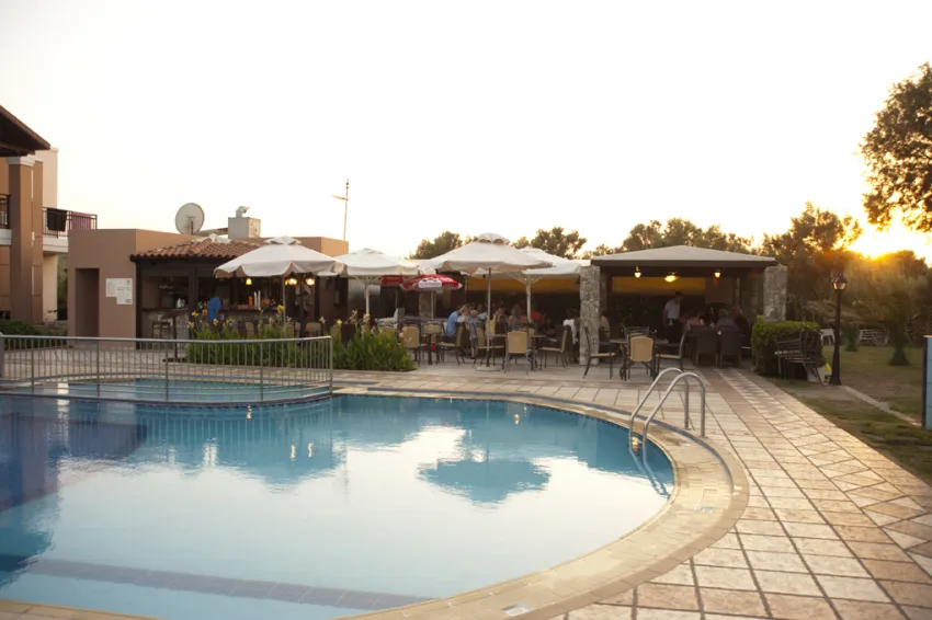 Lito Beach Hotel 3*-92