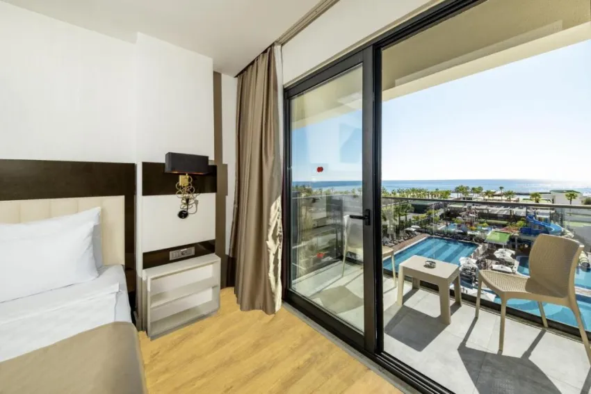 SERENITY QUEEN HOTEL  5*-23