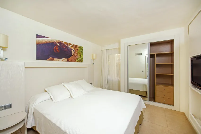 Iberostar Waves Club Cala Barca 4*-26