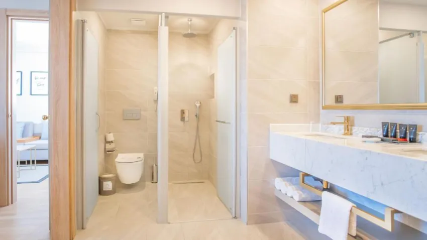 MIRAMARE QUEEN HOTEL  4*-12