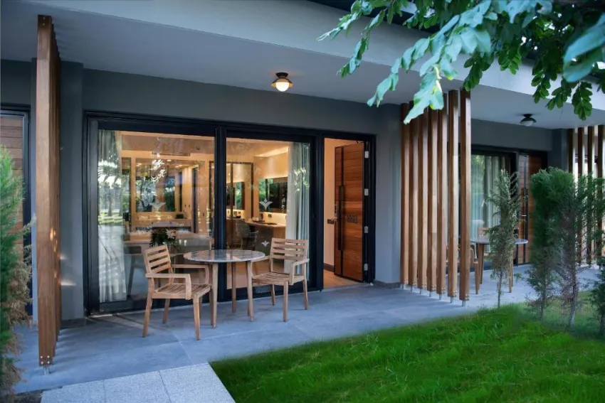 MIRAMARE BEACH HOTEL  5*-68