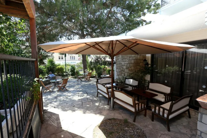 Dionysos Central Hotel 3*-6