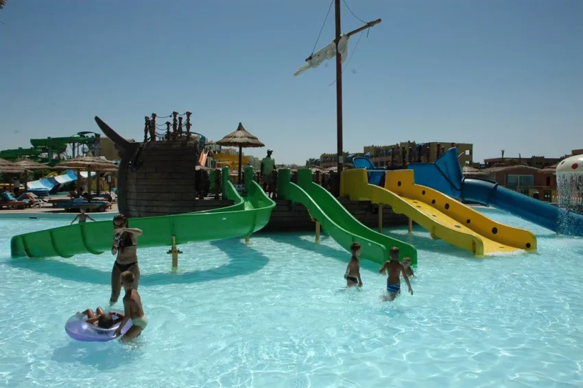 TITANIC BEACH SPA & AQUAPARK   5*-11