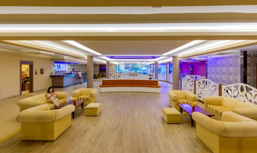 HOLIDAY PARK RESORT HOTEL  5*-21